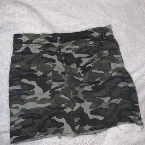 Camo jean skirt - Picture 3 of 3